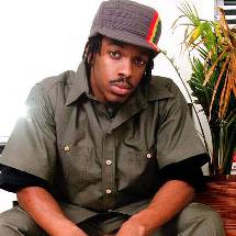Tosh1, jeune fils de Peter Tosh, en tourn�e
