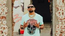 Sean Paul clippe 'Greatest' sur le Dutty Money Riddim