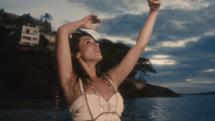Luiza clippe sa version reggae de 'Manhã de Carnaval'