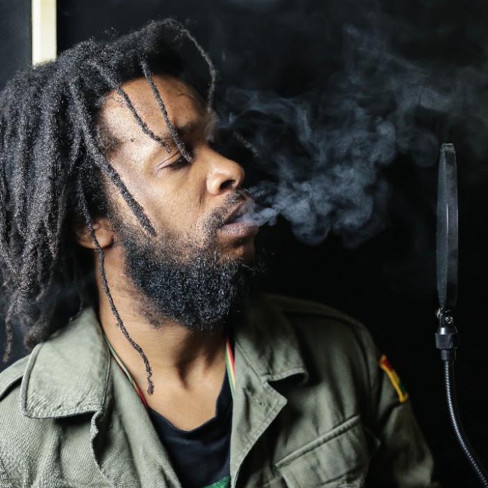 Micah Shemaiah : 'Zion Trod' le clip