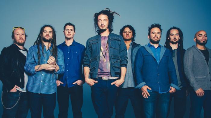 Soja reprend 'So Much Trouble In The World'