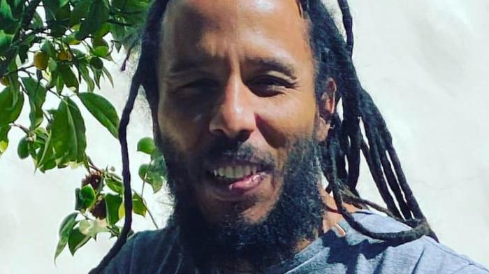 Ziggy Marley lève le poing