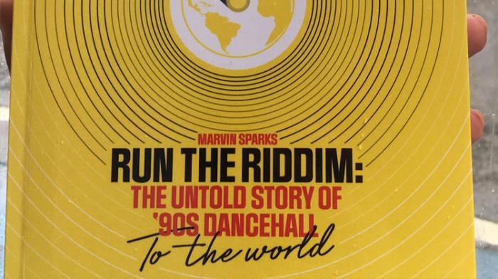 Run The Riddim : un ouvrage sur le dancehall des années 1990