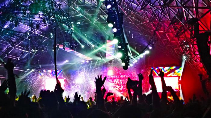 Covid-19 : interdiction des concerts debout ... c'est reparti ...
