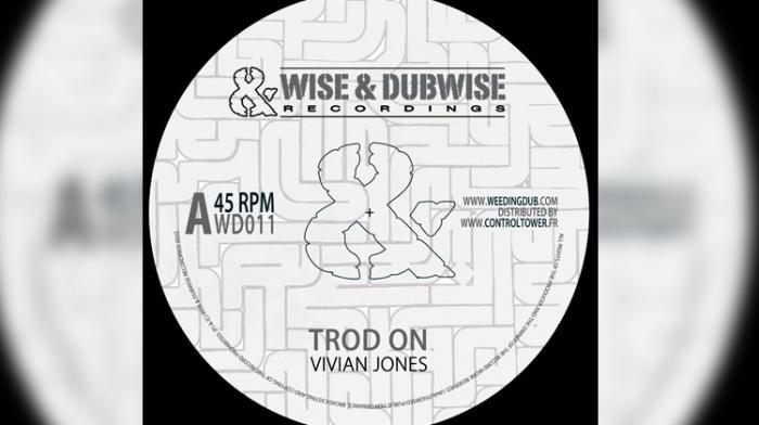 Weeding Dub 'Trod On' feat. Vivian Jones, avant l'album