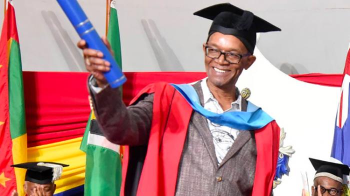 Beres Hammond reçoit un diplôme de doctorat honorifique