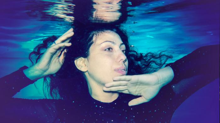 Mirna : son album Redemption est disponible