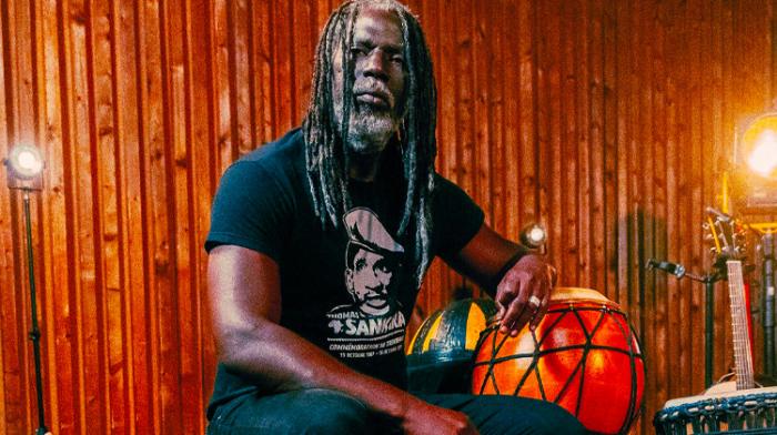 Tiken Jah Fakoly : un nouveau projet en acoustique