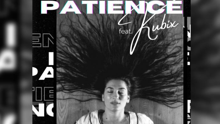 Delphine signe 'Patience' avec Kubix