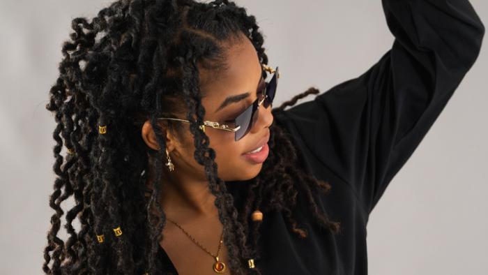 Sika Rlion dévoile le clip de 'Vanille'