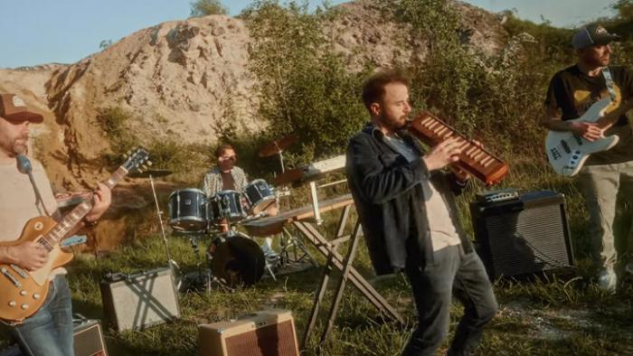 Art-X & The Roots Addict 'Rising From Ashes'