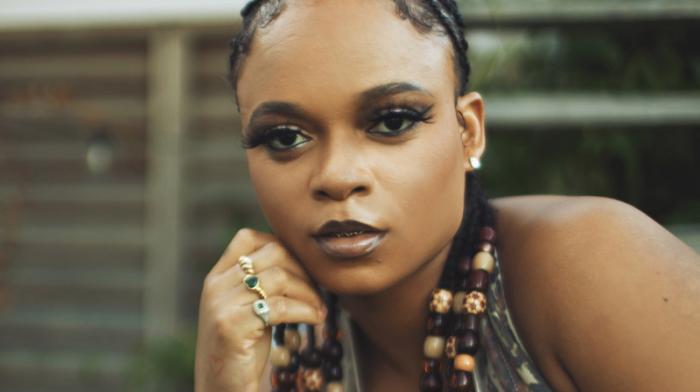 Lila Iké magistrale avec son premier album 'Treasure Self Love'