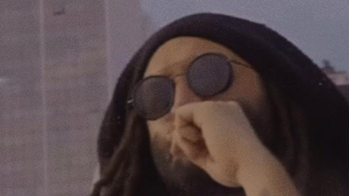 Alborosie clippe l'excellent 'Ipanema'