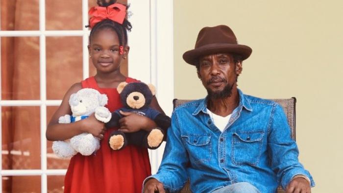Taj Weekes livre le clip de 'Climate Justice'