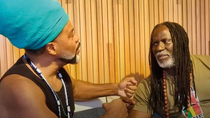 Tiken Jah Fakoly : un morceau avec Carlinhos Brown