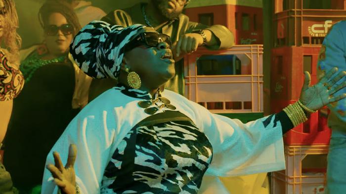 Queen Omega sur le Ramp Up Riddim de Greatest Friends