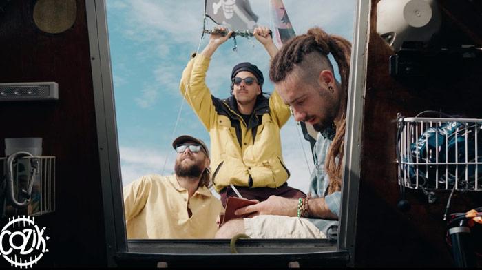 Cozik clippe enfin 'Bouteille à la Mer'