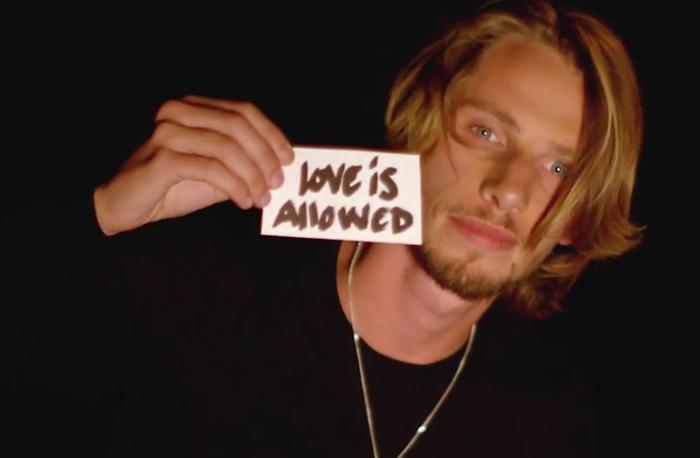 Naâman - Love is Allowed