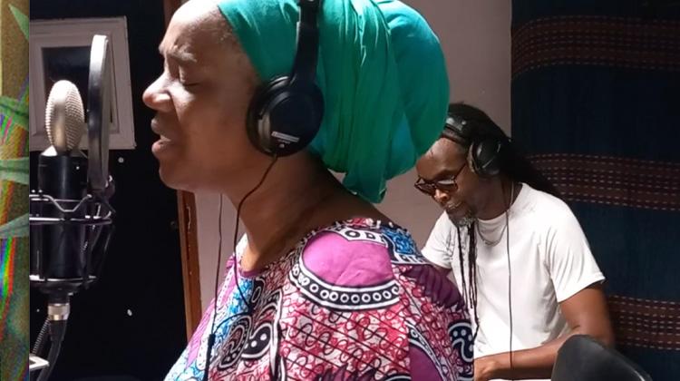 Sistah Jahia Hail Him live for Reggae.fr