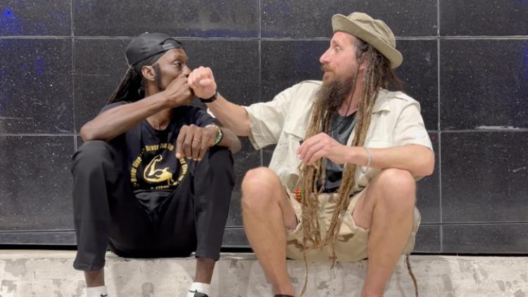 Oliver Stone dans L'Interview de Judah